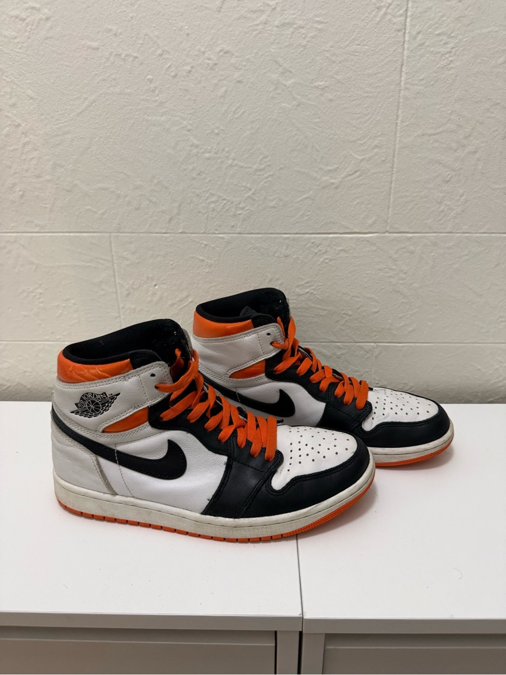 Jordan High-Top Sneakers White Black Orange